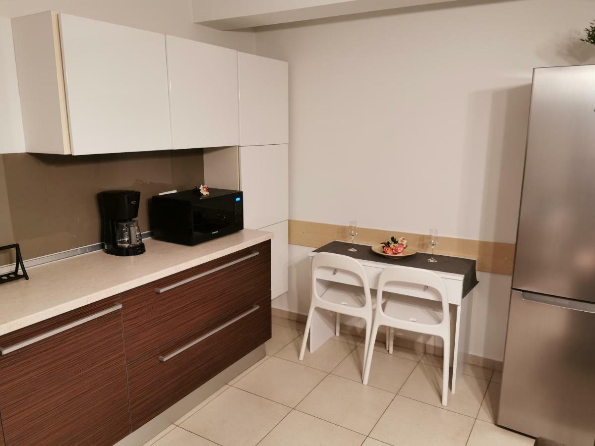 Pall'S Minimal Apartment Néa Péramos Eksteriør bilde