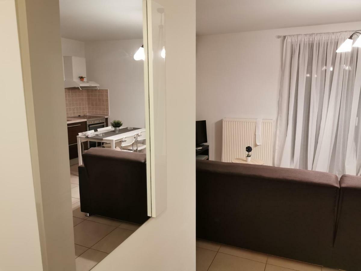 Pall'S Minimal Apartment Néa Péramos Eksteriør bilde